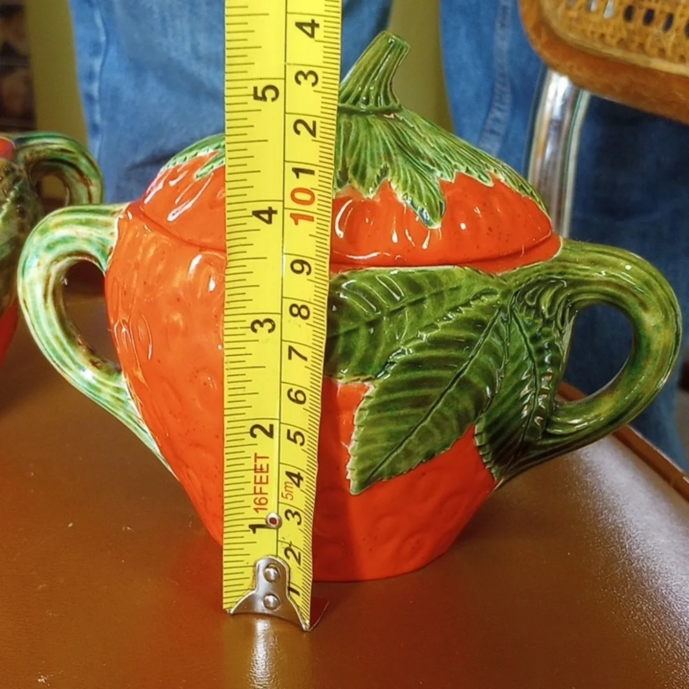 Vintage Painted Ceramic Red & Green Strawberry Sugar Bowl & Creamer Set - Picture 10 of 12